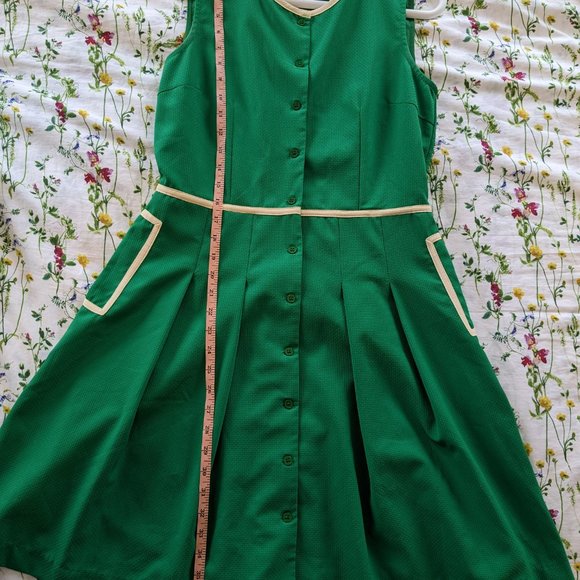 Green Dress - Picture 3 of 4